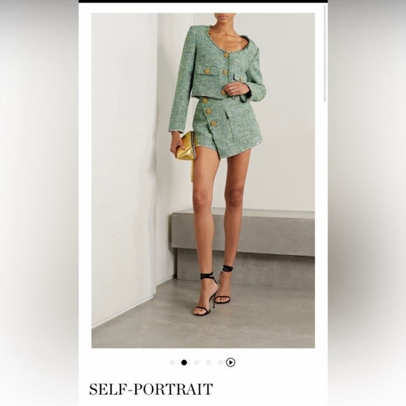 Green Bouclé Cropped Jacket with matching bralette(size 10)
This cropped jacket - Picture 3 of 9